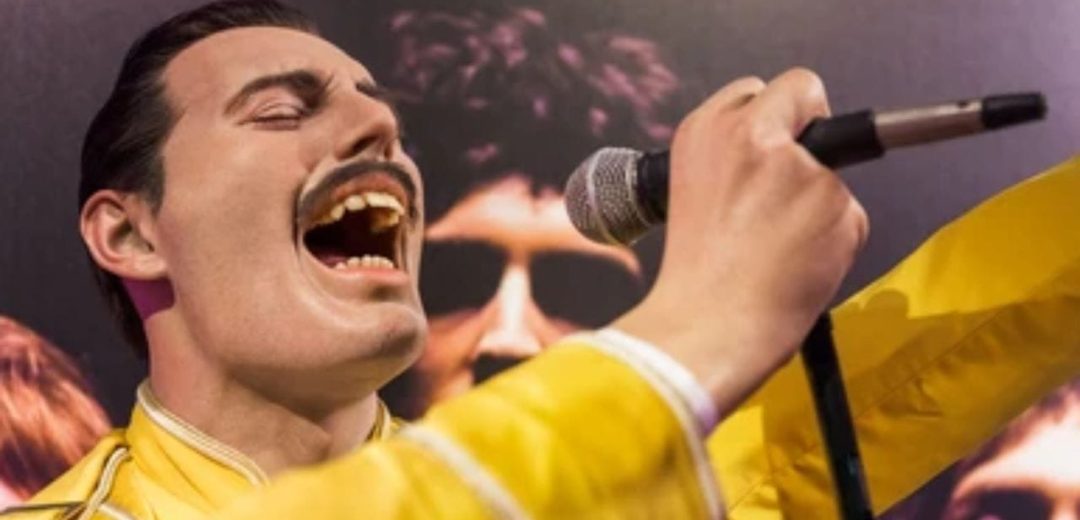 Freddie Mercury Teeth